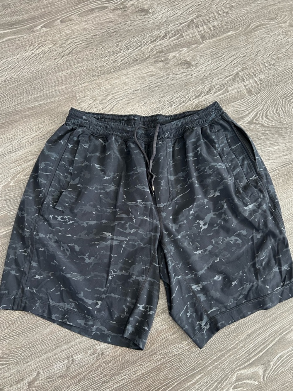 Lululemon pace breaker Men's Camouflage liner Athletic Shorts 9” inseam